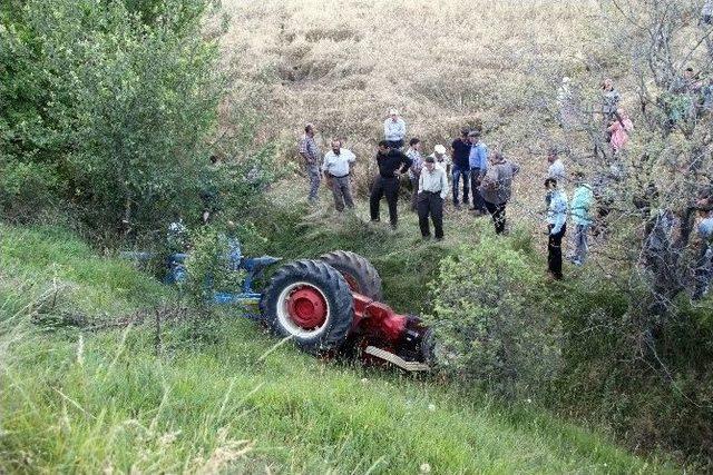 Traktörün Altında Kalan Bir Kişi Hayatını Kaybetti