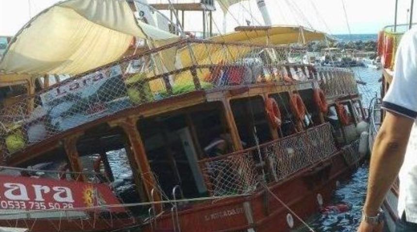 G&uuml;zel&ccedil;amlı&rsquo;da Gezi Teknesi Kayalıklara &Ccedil;arptı