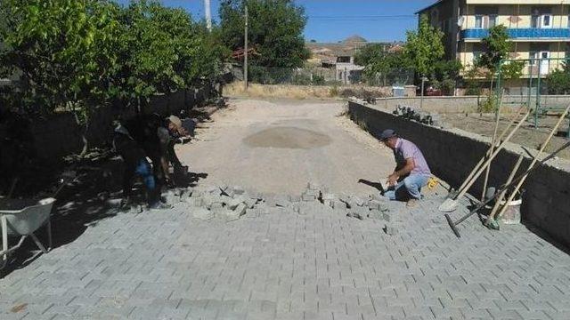 Özkonak Kasabasında Çevre Düzenleme Çalışmaları Devam Ediyor