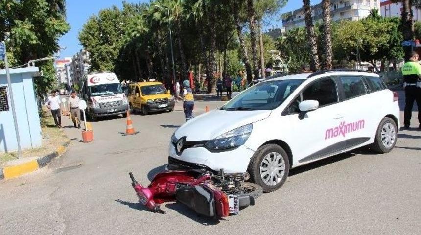 Antalya&rsquo;da Trafik Kazası: 1 Yaralı