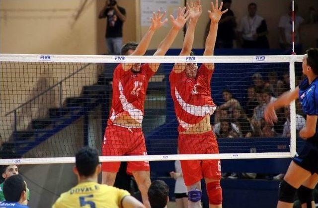 Doğa Okulları Genç Erkek Voleybol Takımı Dünya Şampiyonu Oldu