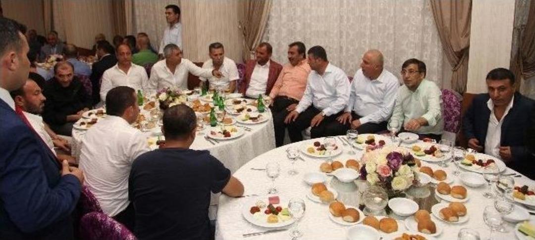 Karagiydiren Ailesinin D&uuml;ğ&uuml;n&uuml; &Uuml;nl&uuml;leri Buluşturdu