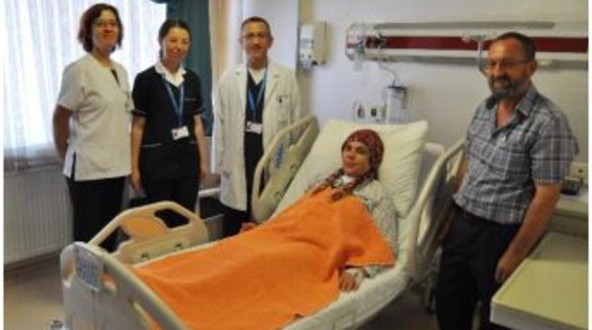 2 Saatlik Ameliyatla 30 Yıl Sonra Sesine Kavuştu