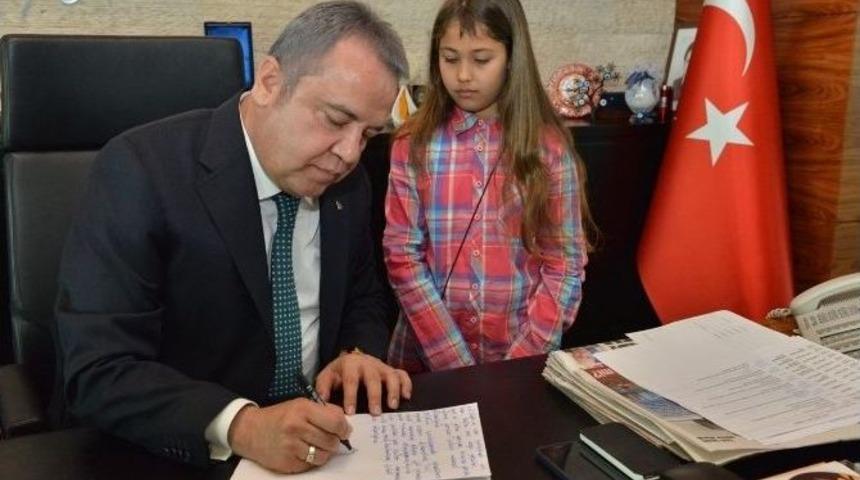 En Başarılı İl&ccedil;e Belediye Başkanı, Muhittin B&ouml;cek Oldu