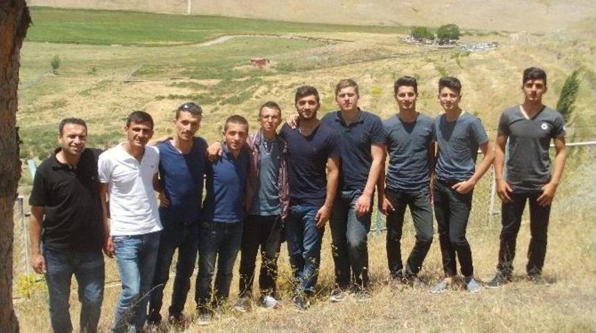 &Uuml;niversiteli Gen&ccedil;lerden Anlamlı Ziyaret