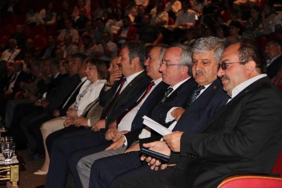 Atat&uuml;rk &Uuml;niversitesi Rekt&ouml;r&uuml;n&uuml; Se&ccedil;iyor