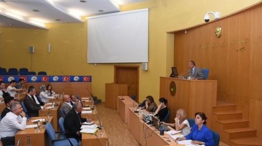 Kapalı Pazaryeri Meclisin G&uuml;ndemine Geldi