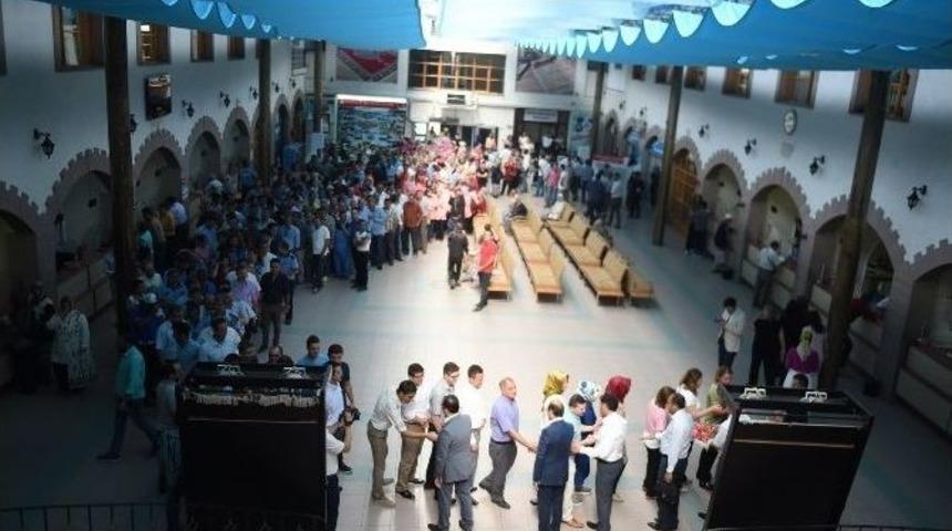 Uşak Belediye Başkanı Cahan&rsquo;dan &Ccedil;alışanlarına Bayram Ziyareti