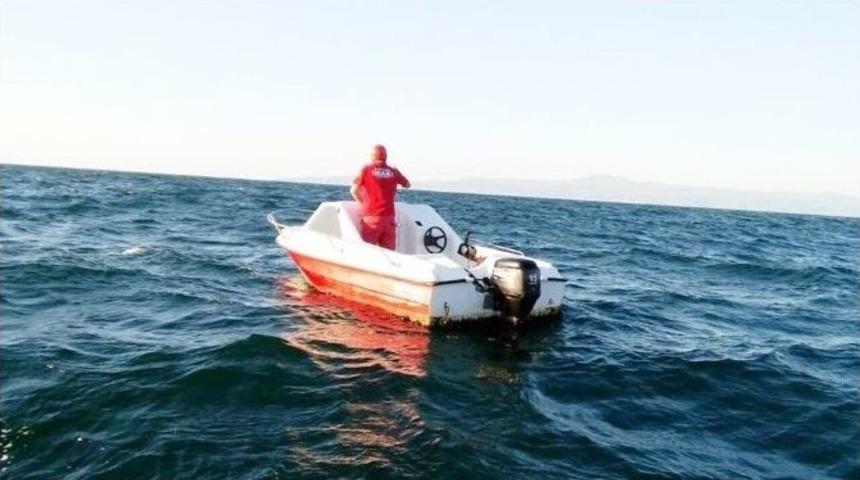 Başı Boş Tekne Sahil G&uuml;venliği Alarma Ge&ccedil;irdi