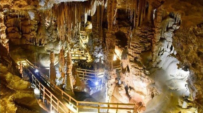 Karaca Mağarasına Bayram Tatilinde Rekor Ziyaret&ccedil;i