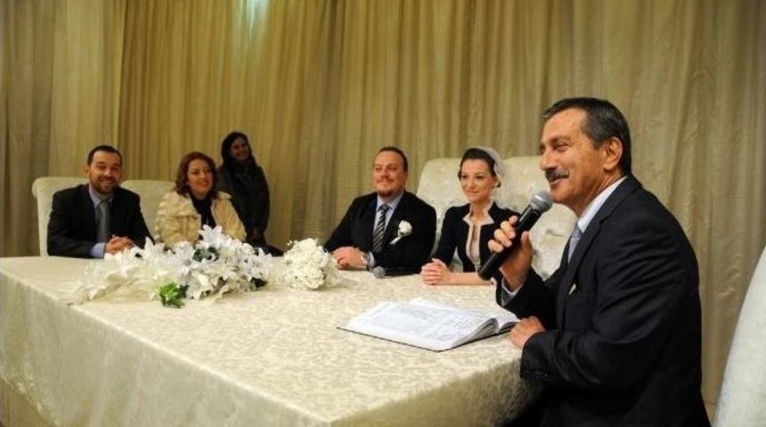 Tepebaşı&rsquo;nda Hayat, Nikahta Keramet Var