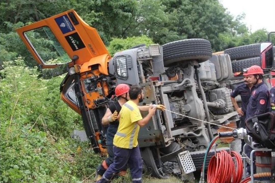 Yavuz Sultan Selim K&ouml;pr&uuml;s&uuml;&rsquo;ne Zift Taşıyan Tanker Devrildi: 1 &Ouml;l&uuml;
