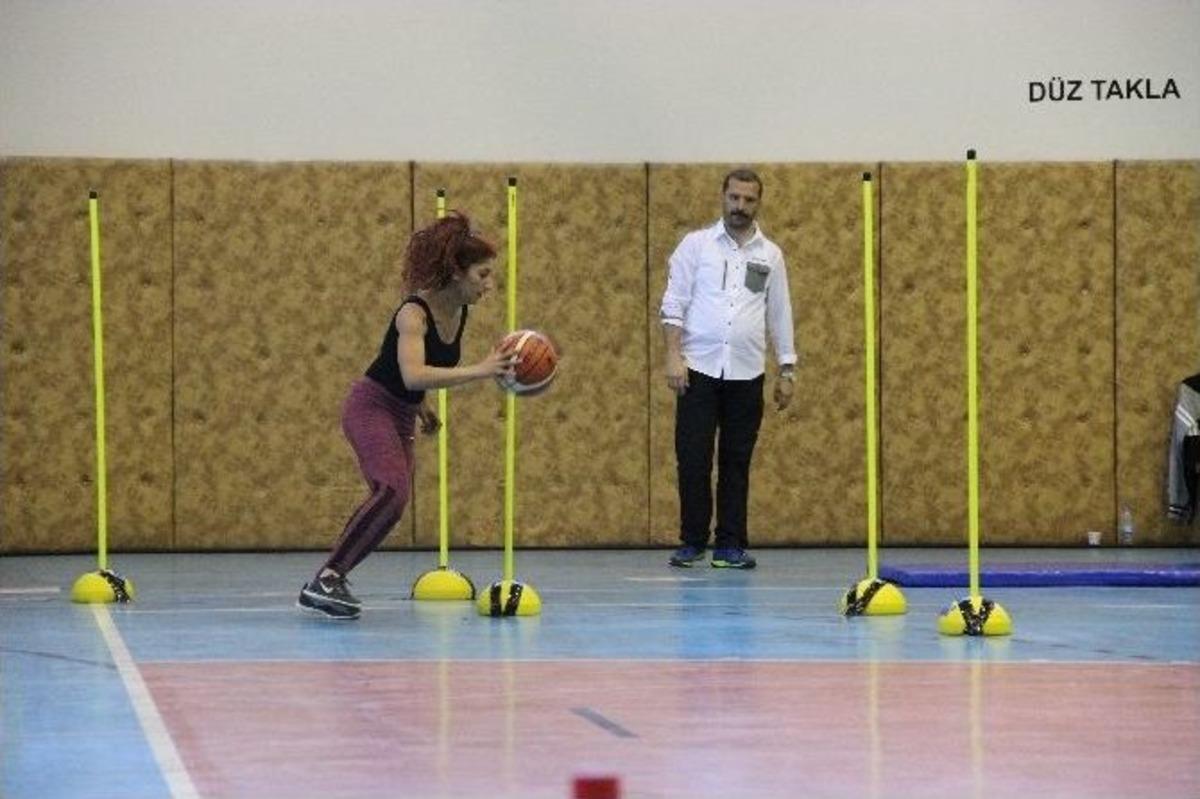 Beden Eğitimi Ve Spor B&ouml;l&uuml;m&uuml;ne Alınacak 40 &Ouml;ğrenci İ&ccedil;in Binin &Uuml;zerinde Başvuru Yapıldı