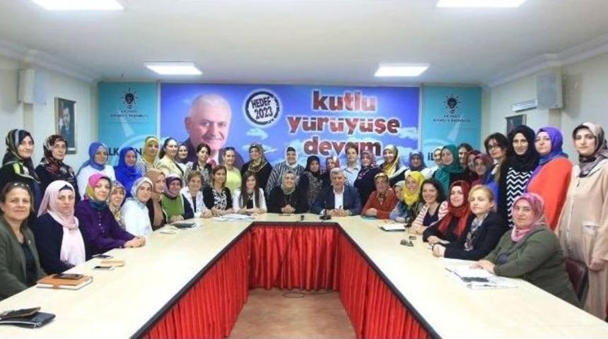 Ak Parti Kocaeli Kadın Kolları Performans Sıralamasında T&uuml;rkiye Zirvesine &Ccedil;ıktı