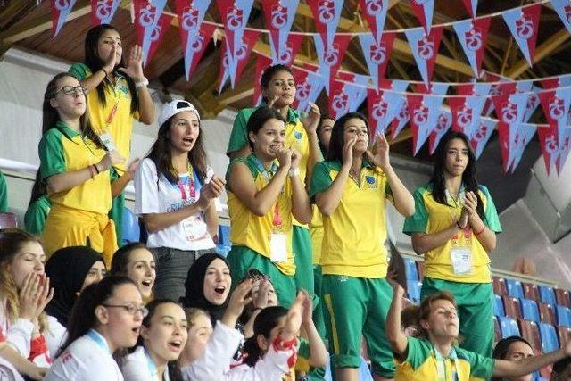 Dünya Okul Sporları Olimpiyatları Karate Müsabakaları İle Başladı