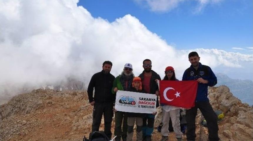 Sakaryalı Minik Dağcıdan &Ccedil;ifte Zafer