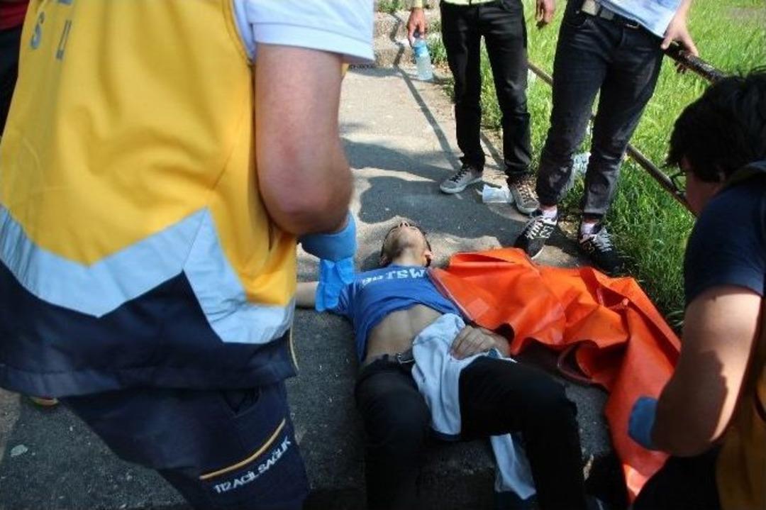 Bı&ccedil;aklı Saldırıdan Sağ Kurtulan Gen&ccedil; Kazada Hayatını Kaybetti