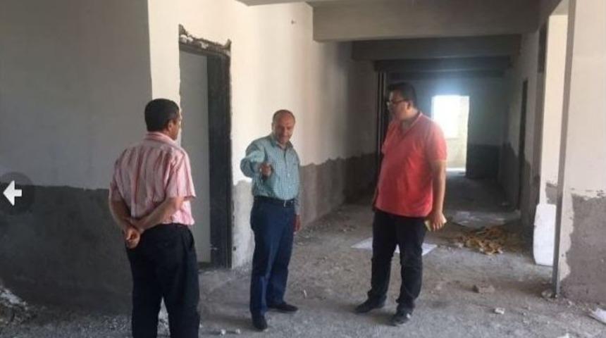 Milli Eğitim M&uuml;d&uuml;r&uuml; Korkmaz Okul İnşaatlarını İnceledi