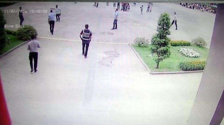 İşten &Ccedil;ıkartıldığını İddia Eden Şahıs Kendini Yakmak İstedi