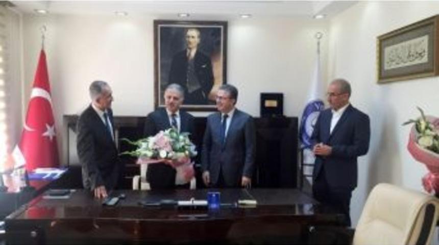 Ak Parti Ar-ge Başkan Yardımcılığı G&ouml;revine Atanan Dr. Osman Coşkun G&ouml;revine Başladı