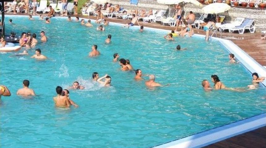 Havuz Keyfiniz Kabusa D&ouml;n&uuml;şmesin