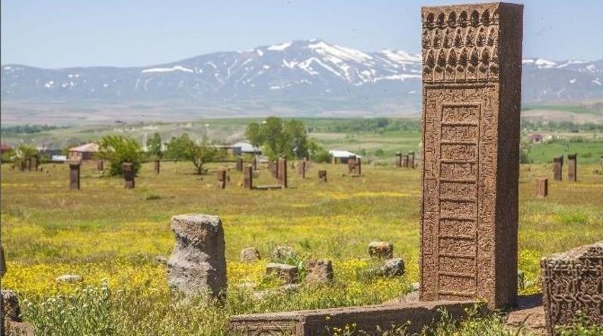 Ahlat&rsquo;ın Unesco Kararlılığı