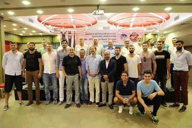 Milli Basketbolcu Kerem Gönlüm Sakarya İle Sözleşme İmzaladı