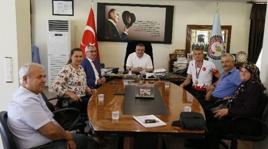 Kırklarelili D&uuml;nya Şampiyonu S&uuml;zen&rsquo;nden Kesimoğlu&rsquo;na Ziyaret