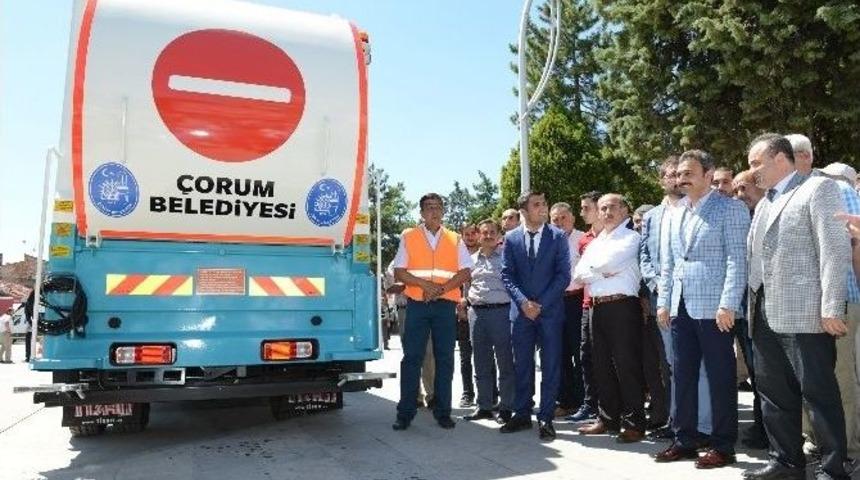 &Ccedil;orum&rsquo;daki &Ccedil;&ouml;p Konteynırları Yıkanıyor