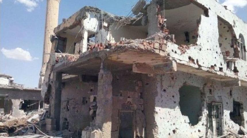 Ter&ouml;r&uuml;n Vurduğu Molla Osman Camii&rsquo;nin Fotoğrafları Y&uuml;rek Burktu