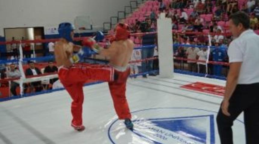 Kick Boks&ccedil;ular Sakarya&rsquo;da Şampiyonluk İ&ccedil;in M&uuml;cadele Edecek