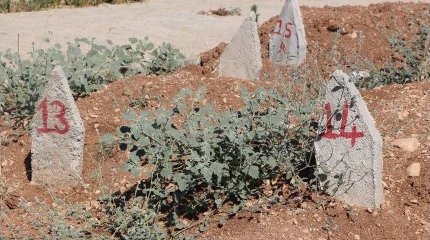 Silopi’de Sahipsiz Cenazeler Kimsesizler Mezarlığına Gömüldü