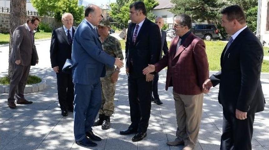 Kaymakamlar Toplantısı Tarihi Erzurum Kongre Binasında Yapıldı