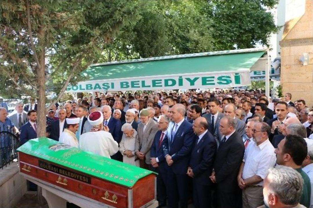 Erbakan&rsquo;ın Danışmanı Sedat &Ccedil;elikdoğan Toprağa Verildi