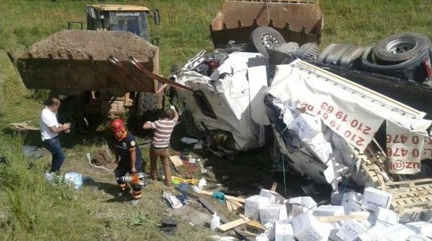 Tır&rsquo;ın Altından Kalan S&uuml;r&uuml;c&uuml; Hayatını Kaybetti