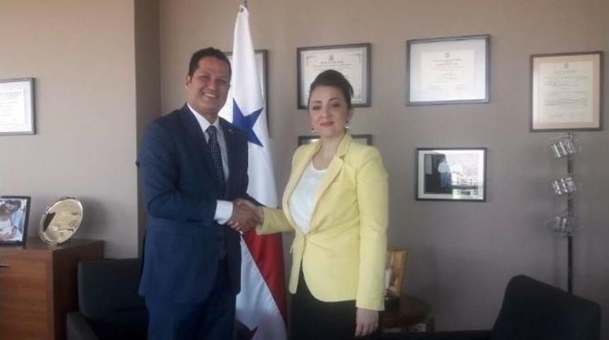 T&uuml;rkiye İle Panama Arasında Ekonomik Ticari Antlaşmalar Yapılacak