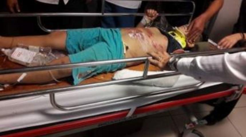 Babasının Kullandığı Trakt&ouml;r&uuml;n Altında Kalan &Ccedil;ocuk Ağır Yaralandı