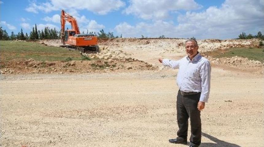 Beykent’te Uzay Çatılı Pazar Yeri İnşaatı Başladı