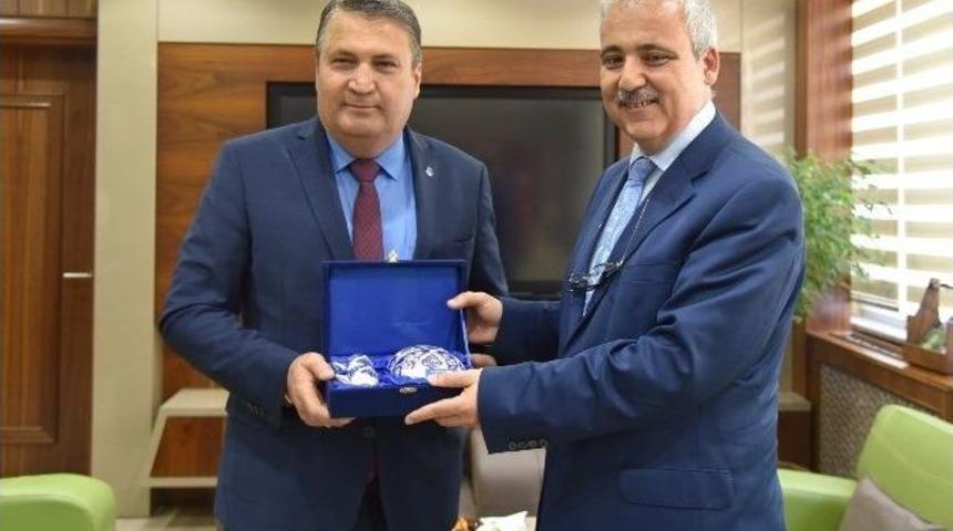 Başkan &Ccedil;er&ccedil;i, Vali G&uuml;ven&ccedil;er&rsquo;i Ağırladı