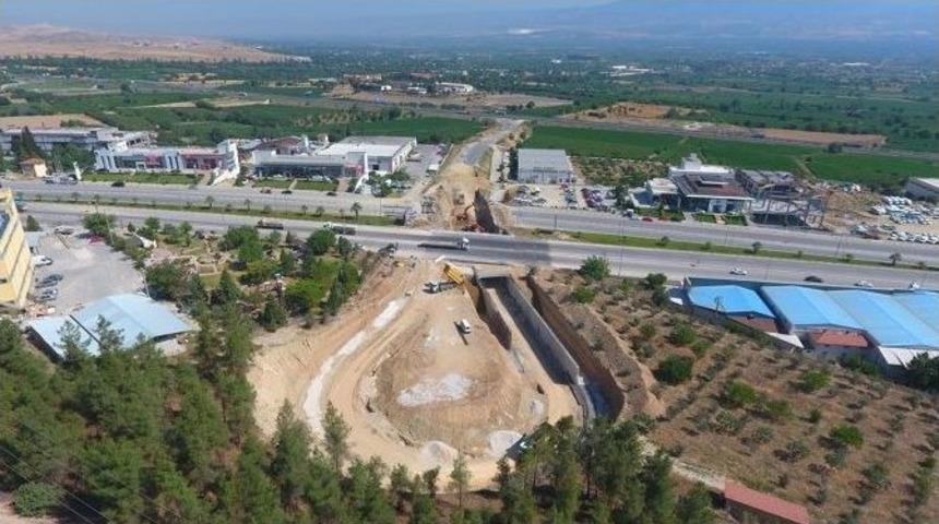 K&ouml;pr&uuml;l&uuml; Kavşakta Y&uuml;zde 70 Tamamlandı