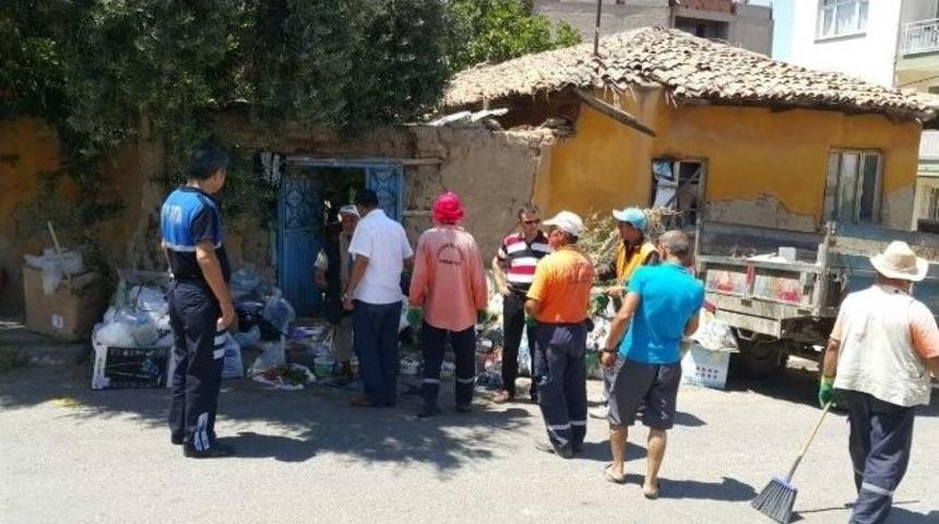 Başkan Kara&ccedil;oban Ev Sahibini İkna Edince, Mahalleli Rahat Etti