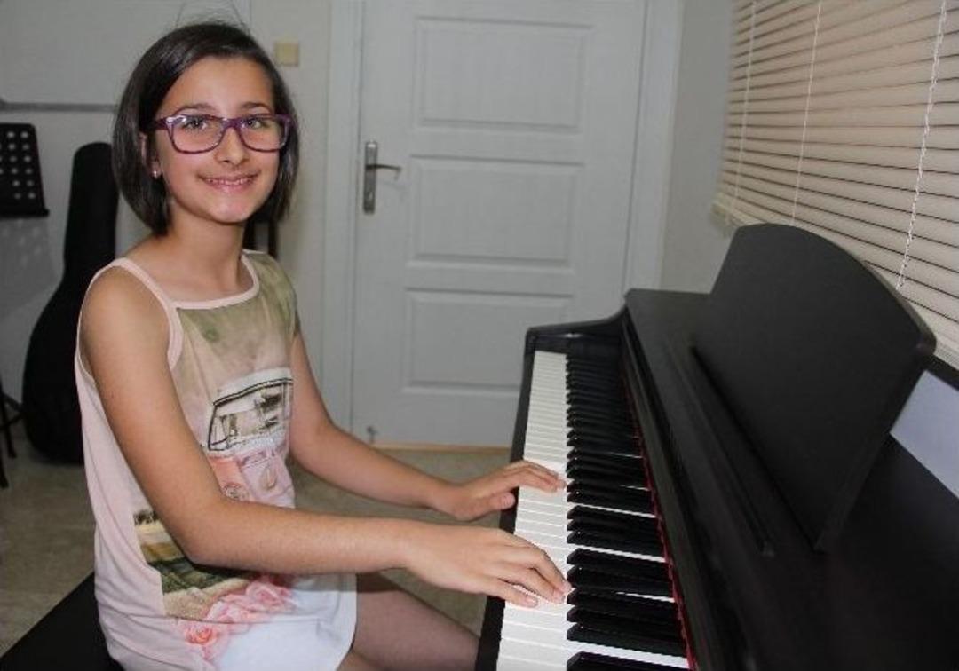 (&ouml;zel Haber) Piyanoda Bir Yıldız Doğuyor: 10 Yaşında Onlarca Bestesi Var