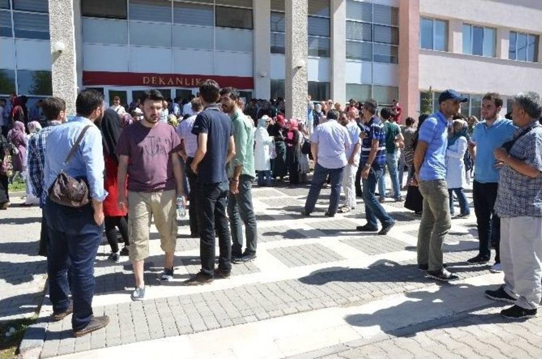 İlahiyat &Ouml;ğrencilerinin Yaz Okulu Mağduriyeti