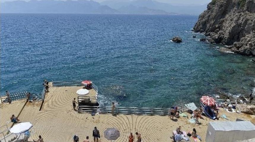 Falez Halk Plajlarına Yoğun İlgi