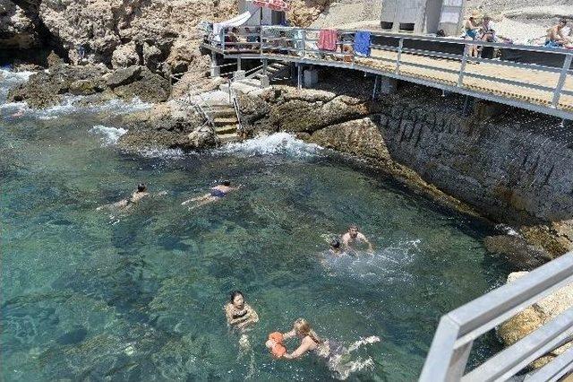 Falez Halk Plajlarına Yoğun İlgi