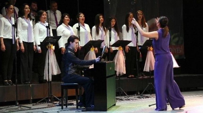 Bayraklı Belediyesi &Ccedil;ok Sesli Korosu&rsquo;ndan B&uuml;y&uuml;k Başarı