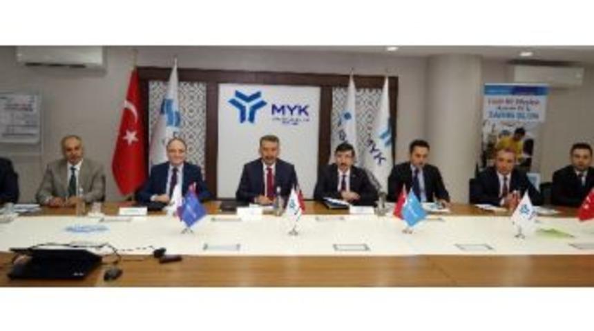 3 Bin İş Ve Meslek Danışmanı Sahaya İniyor