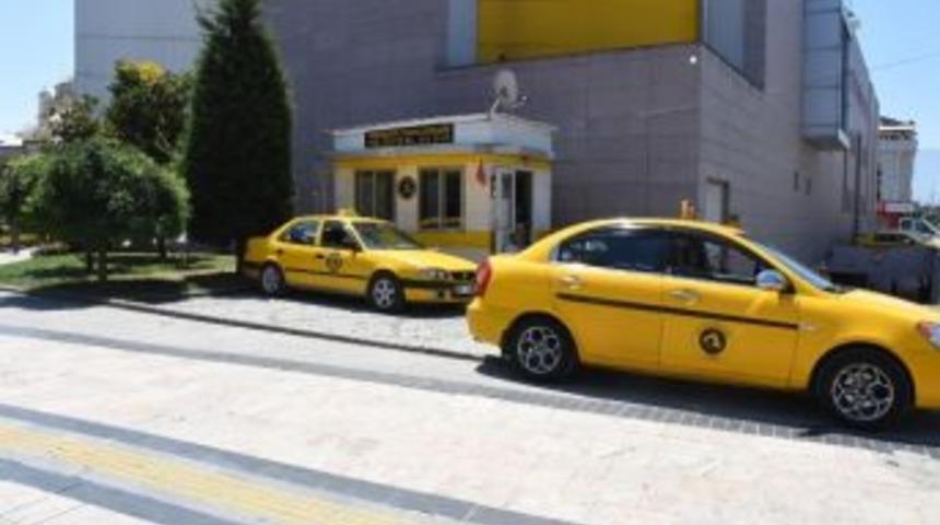 14 Taksi Durağında 132 Taksi İhalesi Tamamlandı