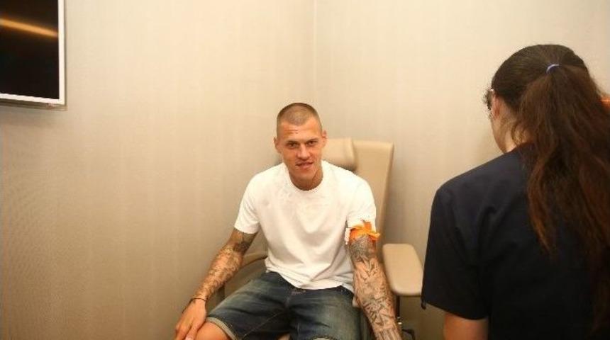 Skrtel Ve İsmail K&ouml;ybaşı Sağlık Kontrol&uuml;nden Ge&ccedil;ti
