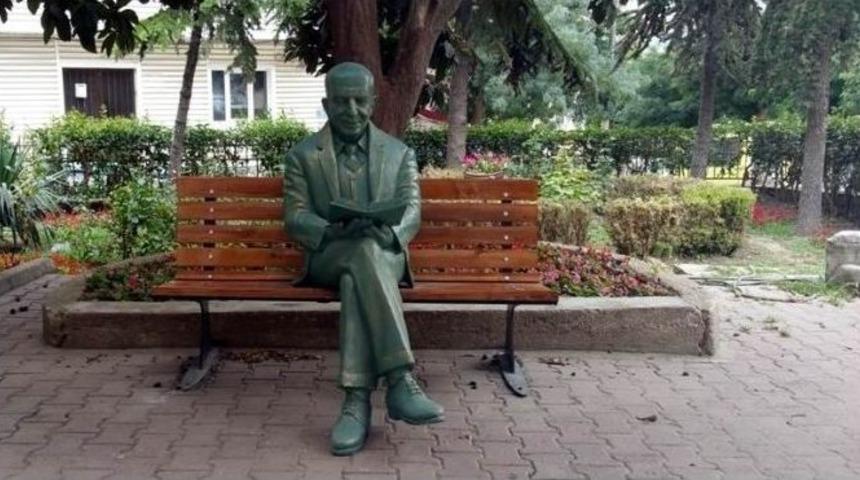 Tekirdağ Sevdalısı Mehmet Serez&rsquo;in Heykeli Tamamlandı